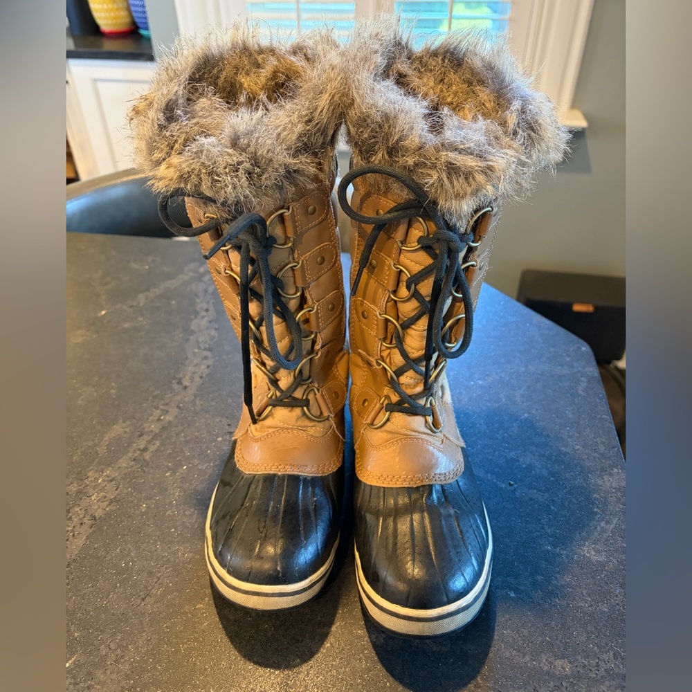 Sorel Women's Two-Tone Brown and Black Faux-Fur Winter Boots